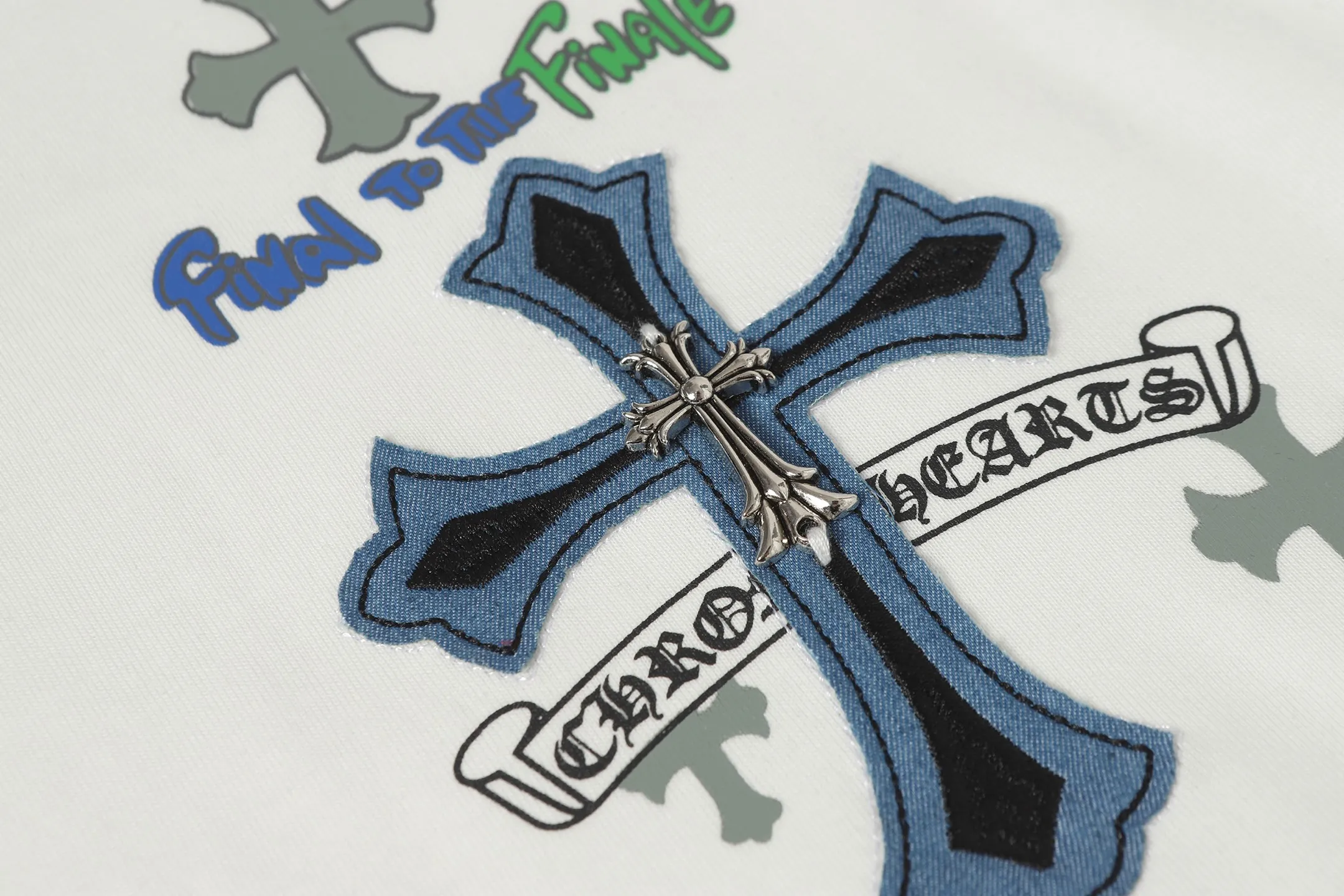 P170 Chrome Hearts CH Chrome Hearts Cross ✝️Denim embroidered Sanskrit short-sleeved T-shirt. Printed using direct injection imported machines. Hardware and accessories are all milled and customized. Correct configuration. Black 2025 Chrome Hearts authentic packaging. 260 grams of custom-dyed double yarn cotton. Large version. Loose and stylish. Differentiated from low version, slim and long version with upper body and hips. 100% commitment: top quality. Not fast food. Highest version on the market. Top quality - different from ordinary versions on the market. If you care about quality, you should also respect the price. Absolutely 0 after-sales service and 0 return rate so far. It’s hard not to love the style - 260g double yarn cotton custom dyed fabric - Correct high-density main mark, washed tag, hand-sewn